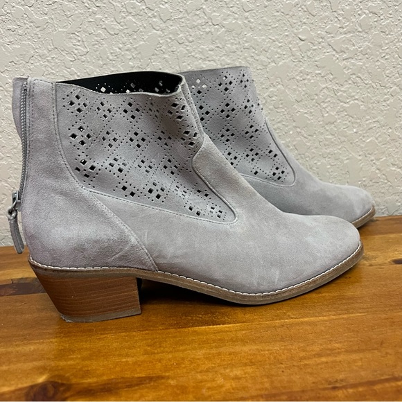 Cole Haan Jayne Lassercut Bootie Womens 7 B gray suede bootie - Picture 4 of 11